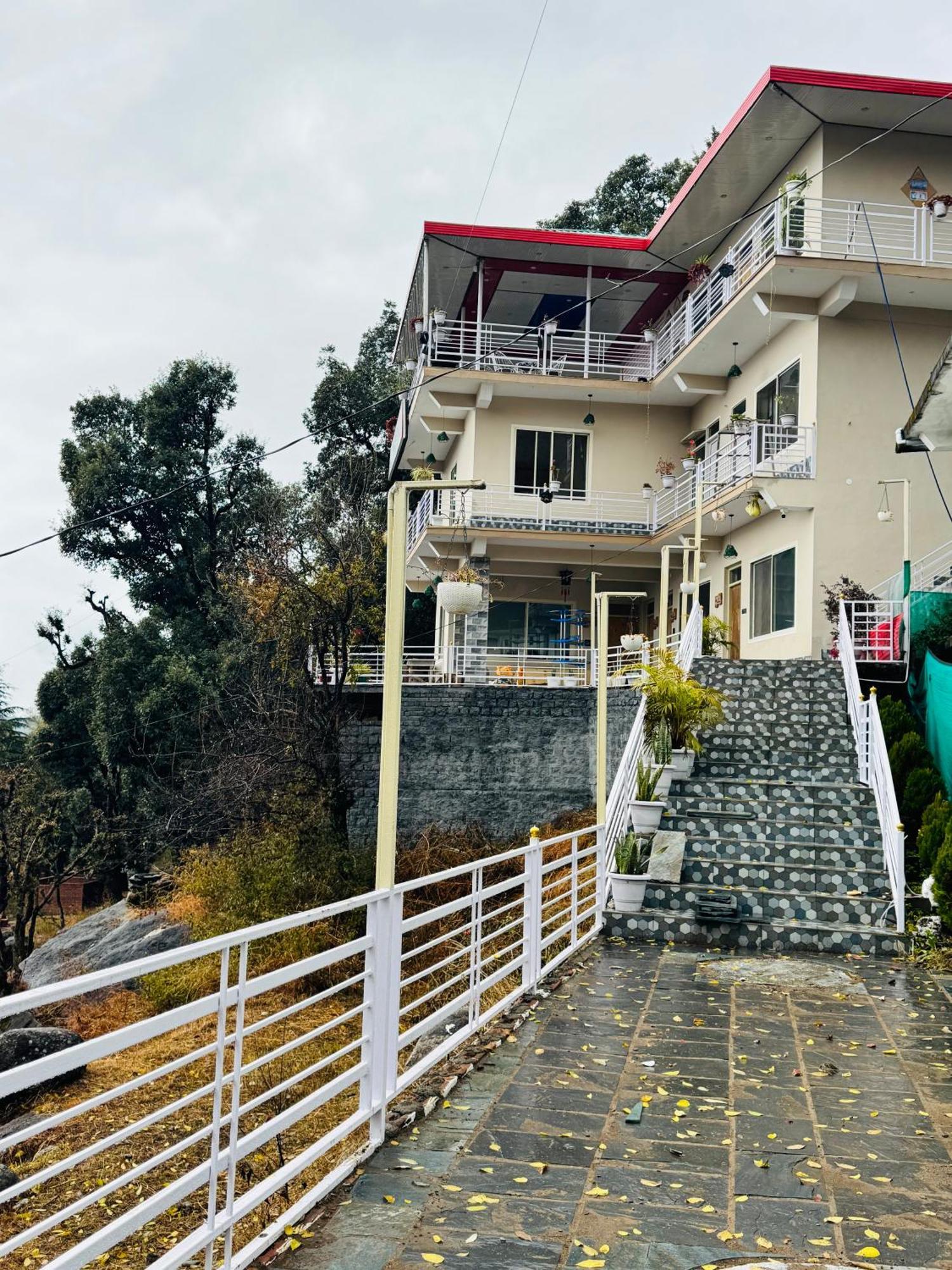 Paradise Inn By Hbr Νταραμσάλα Εξωτερικό φωτογραφία